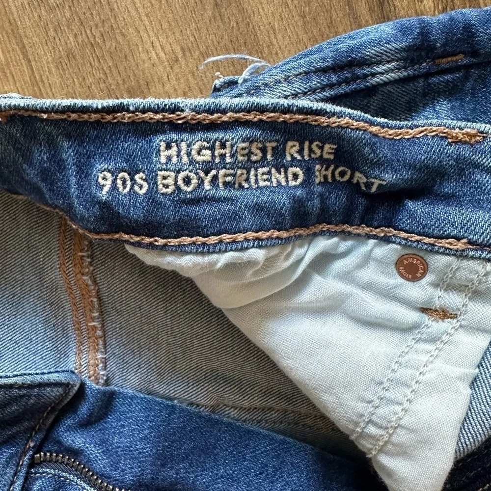 American Eagle highest rise 90s boyfriend Jean shorts size 6 - Picture 4 of 4